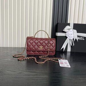 Classic CHANEL Bag: A Stylish and Versatile Choice for Elegance